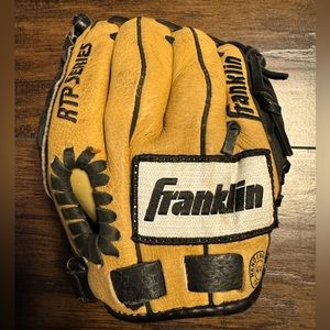Franklin Ready To Play Baseball Glove T-Ball Series Kids 7.5 Inch Left Handed